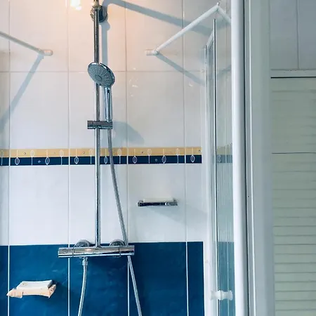 Séjour chez l'habitant Comfortable Paris 1 *
